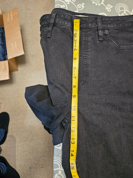 Madewell Curvy Skinny Flare Jeans in Black - Picture 5 of 11